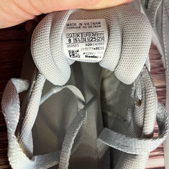 Reebok Classic Light Gray Sneaker. Size 8 women’s. - Picture 6 of 8